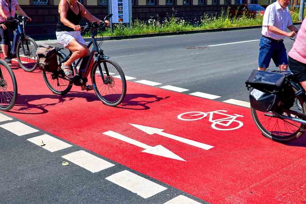 Radweg mit Radfahrern