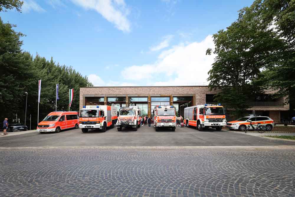 Frontansicht des neuen Gebäudes der Feuerwehr Kaiserswerth