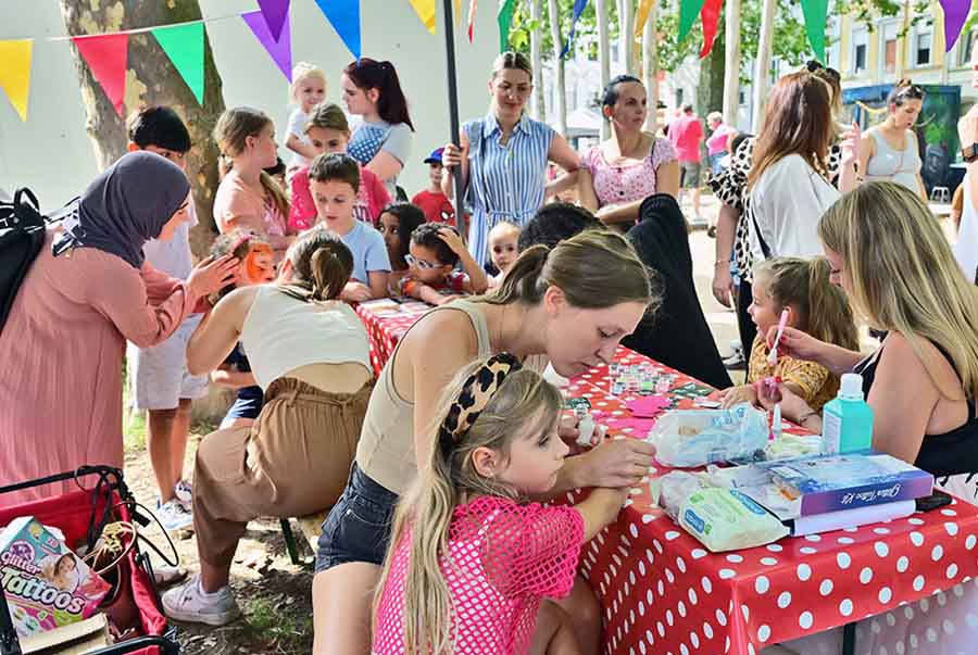 Sommerfest-Premiere auf dem Krefelder Albrechtplatz