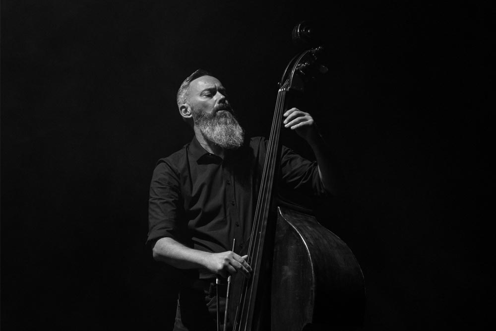 Kontrabass-Konzert mit Joseph Warner in Neuss