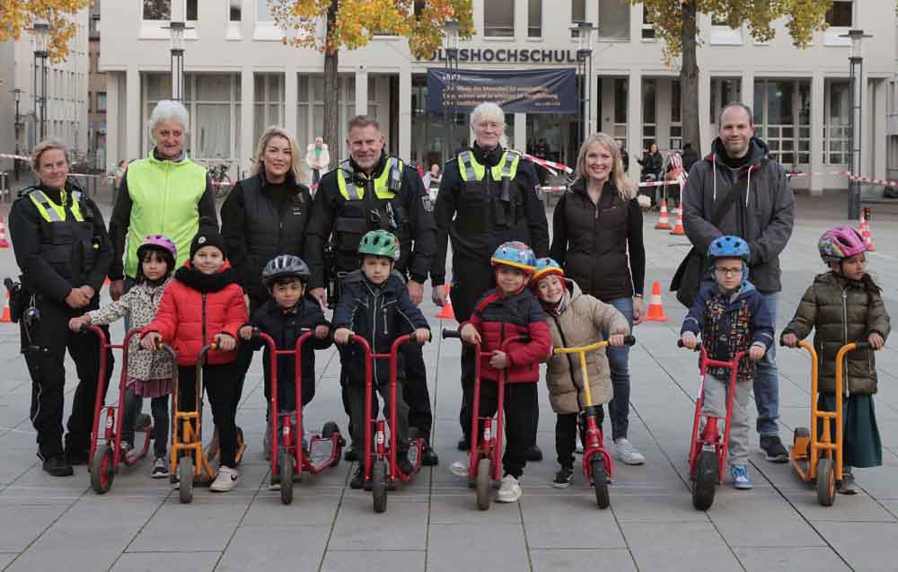 Rollertraining auf dem Von-der-Leyen-Platz