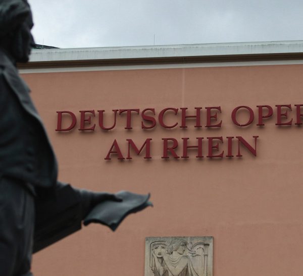 „Hoffmanns Erzählungen“ im Opernhaus Düsseldorf