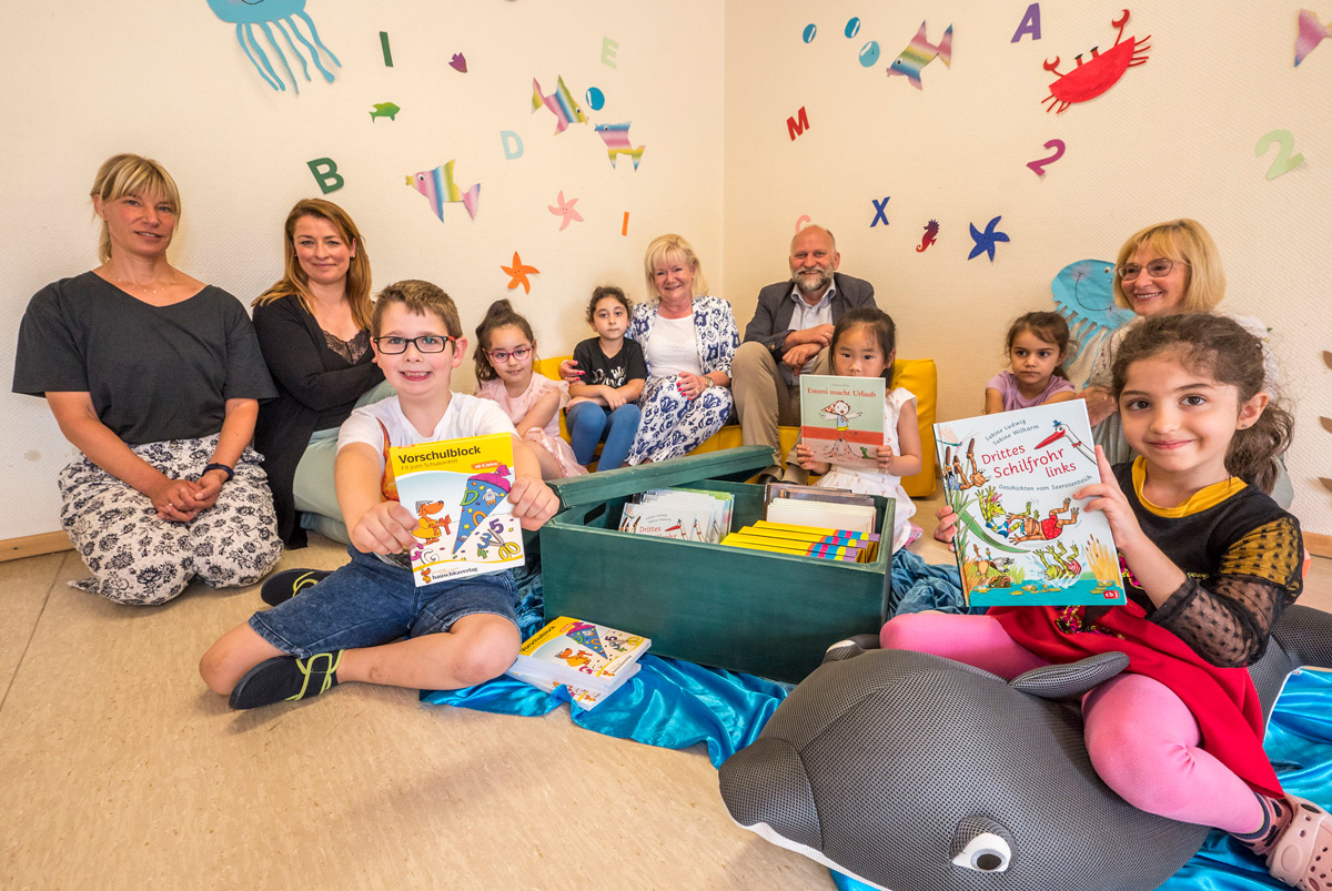 Lions Club Concordia spendet Bücher an Duisburger Kita