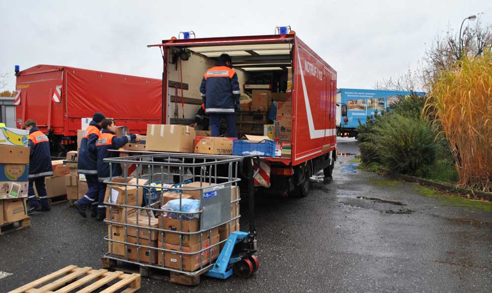 Krefeld: Erfolgreiche Lebensmittelsammelaktion der Feuerwehren