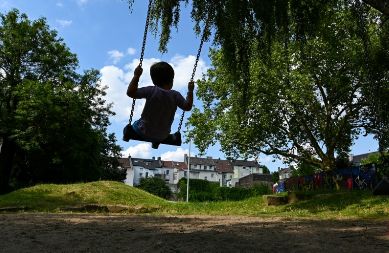 58.400 Kinder mussten 2022 neu in Heim oder Pflegefamilie untergebracht werden