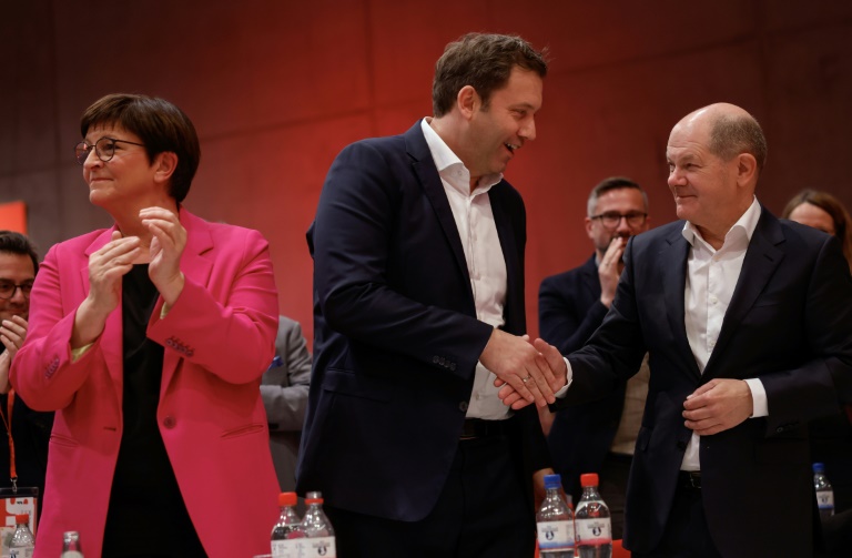 Esken und Klingbeil als SPD-Vorsitzende wiedergewählt