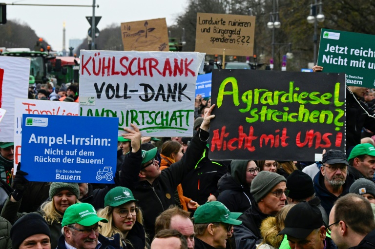 Mehr als 1000 Bauern protestieren in Berlin gegen Sparpläne der Ampel