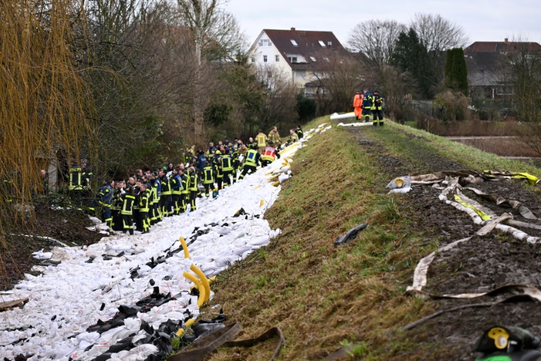 Menschen in Niedersachsen aus Hochwasser gerettet - Radfahrer in Wald getrieben