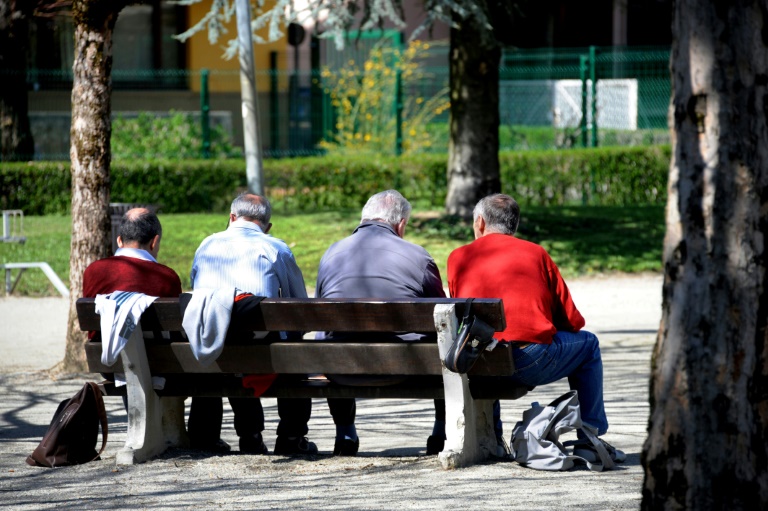 Verfassungsbeschwerden wegen Steuern auf Renten scheitern in Karlsruhe