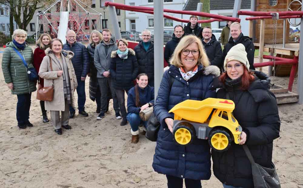Krefeld: Eröffnung des neu gestalteten Spielplatzes Memeler Platz