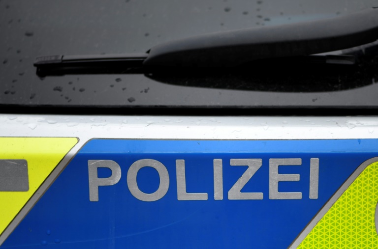 Kampf gegen Reptiloiden: Mann mit Machete löst in Frankfurt Polizeieinsatz aus