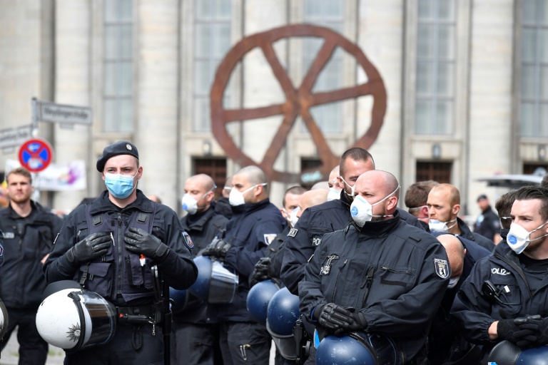 Angriff auf ZDF-Team in Berlin: Bewährungsstrafen für drei Männer und eine Frau