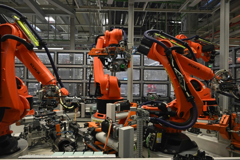 Deutsche Industrie bei Roboterdichte weltweit auf Rang drei