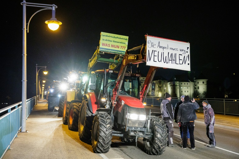 Landwirte setzen Proteste mit vereinzelten Blockadeaktionen fort