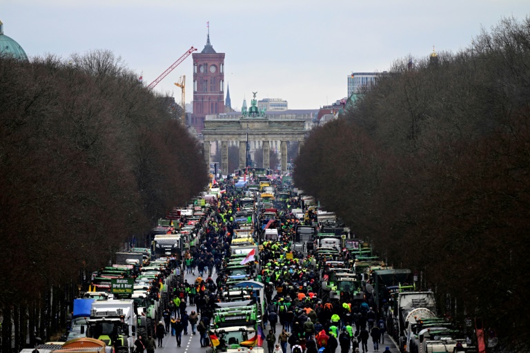 Großkundgebung der Bauern in Berlin - Zunehmend Zustimmung zu Tierwohlabgabe