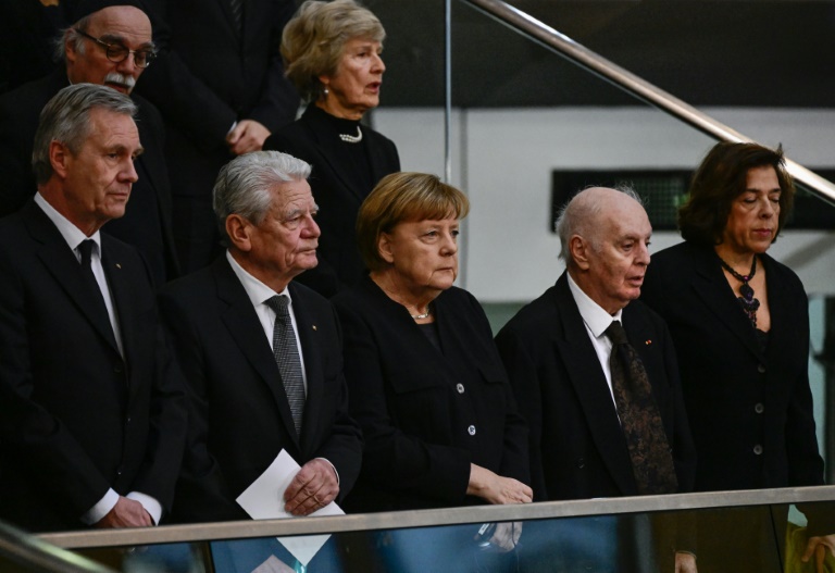 Merkel würdigt Schäuble als "Anker der Stabilität"