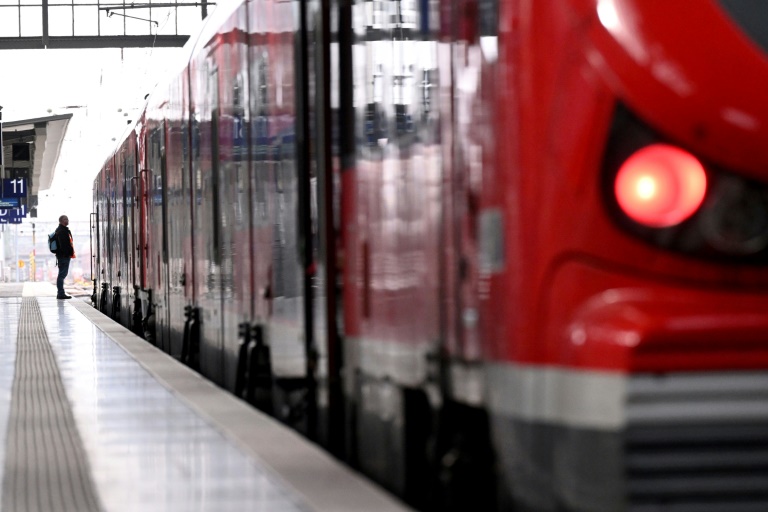 Bahn zahlte 2023 erneut Rekordsumme an Entschädigungen an Fahrgäste aus