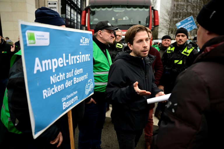 Landwirte protestieren weiter für Beibehaltung von Agrardieselsubvention