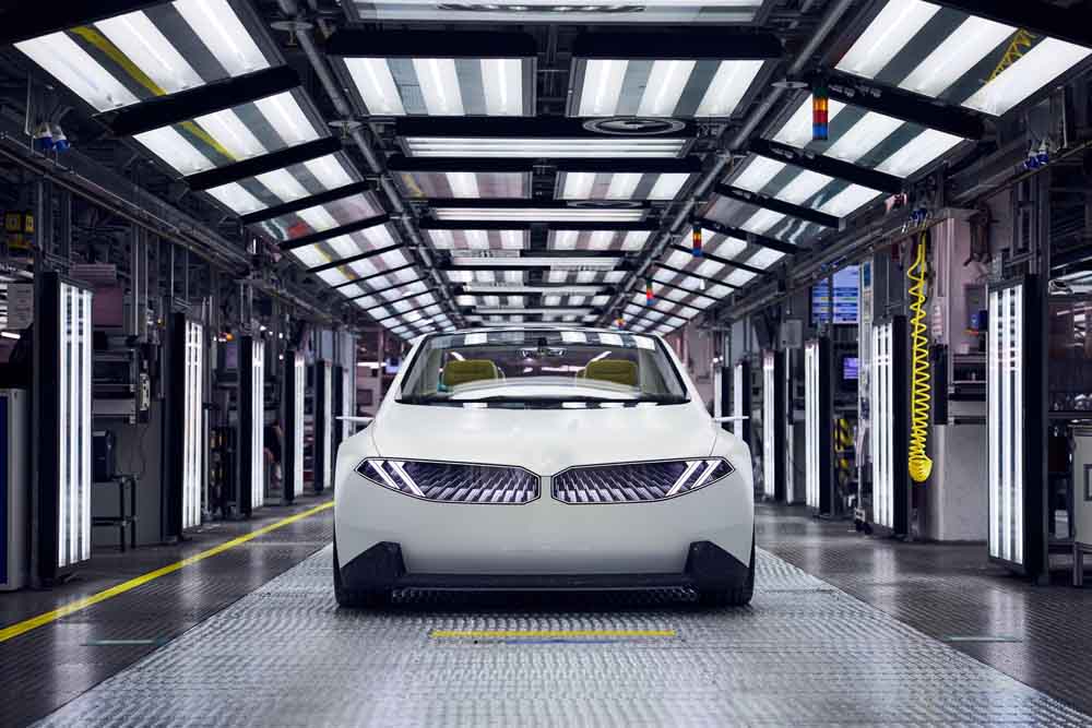 BMW Group Werk München blickt in "vollelektronische" Zukunft