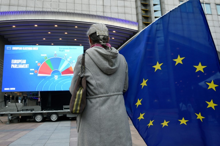 Union in Umfrage vor Europawahl vorn - AfD im Osten stärkste Kraft
