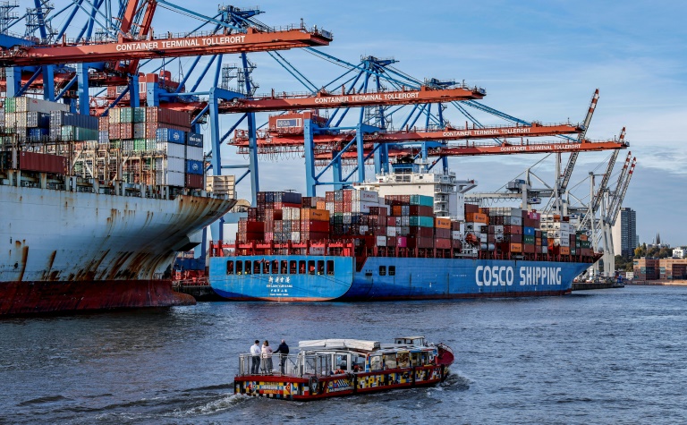 Schiffskollision im Hamburger Hafen: Ein Mensch vermisst und mutmaßlich tot