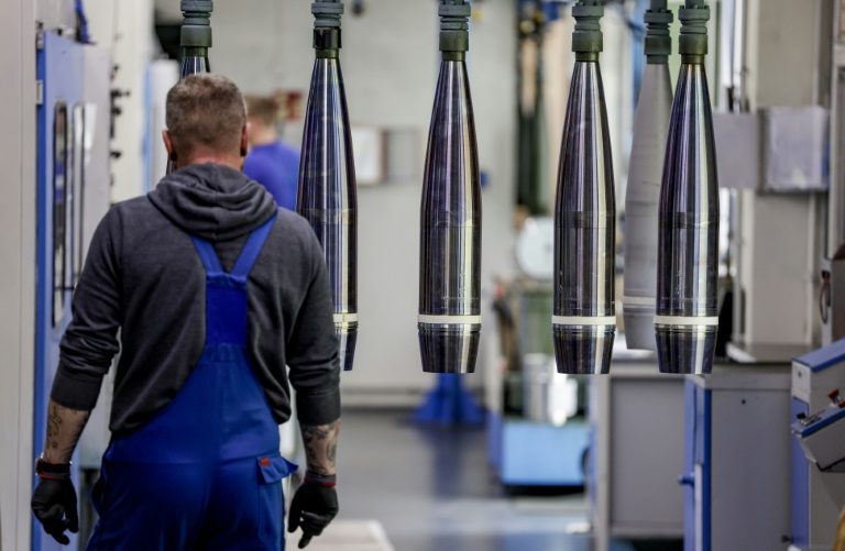 Scholz und Pistorius bei Spatenstich für neue Rheinmetall-Munitionsfabrik