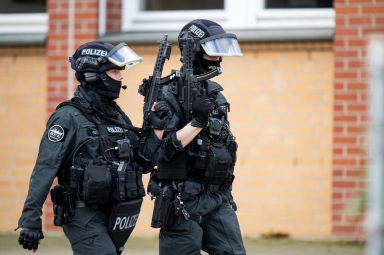 Zwei Männer auf Straße in Hamburg getötet - Polizei vermutet familiäres Motiv