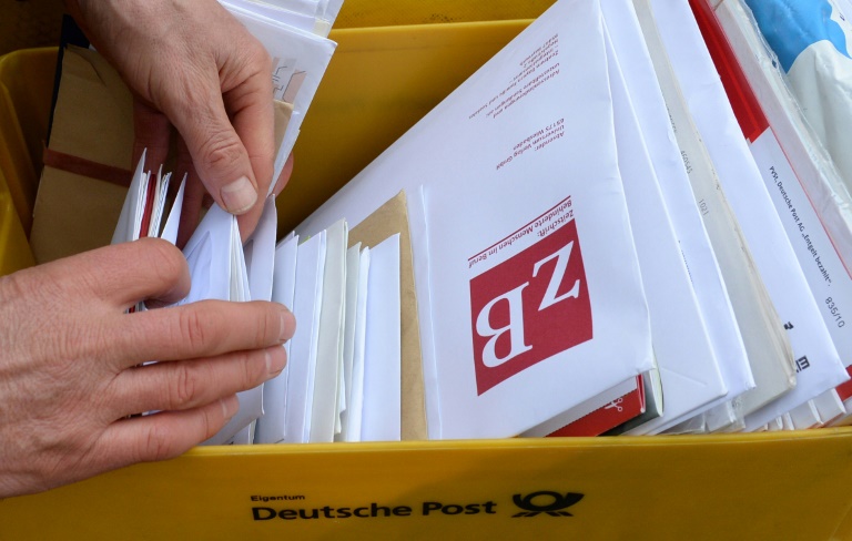 Postzusteller hortet tausende Briefe in Wohnung in Baden-Württemberg