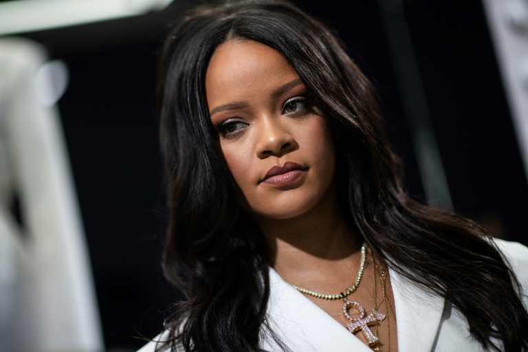 Instagram-Fotos von Rihanna haben Folgen für Designschutz von Puma-Schuh