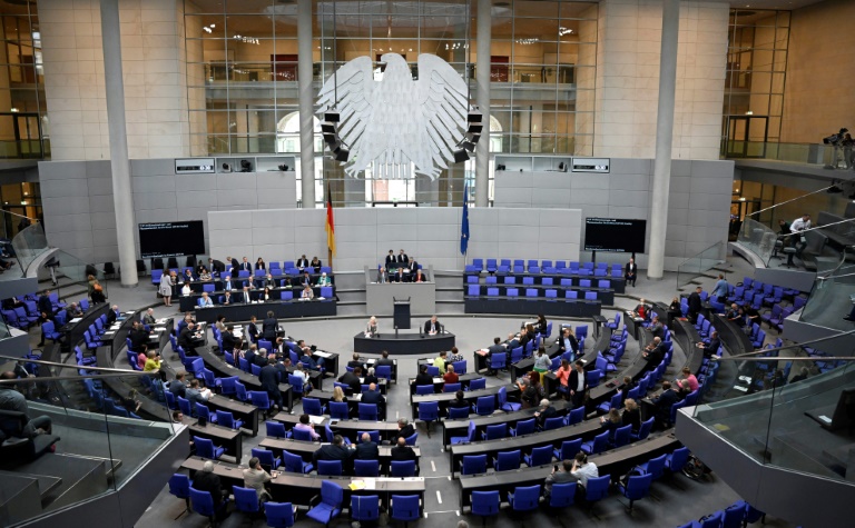 Scholz stellt sich Fragen der Abgeordneten im Bundestag