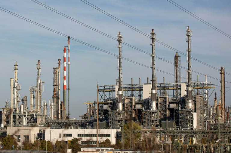 Zwölf größte deutsche Chemieparks verursachen drei Prozent der CO2-Emissionen