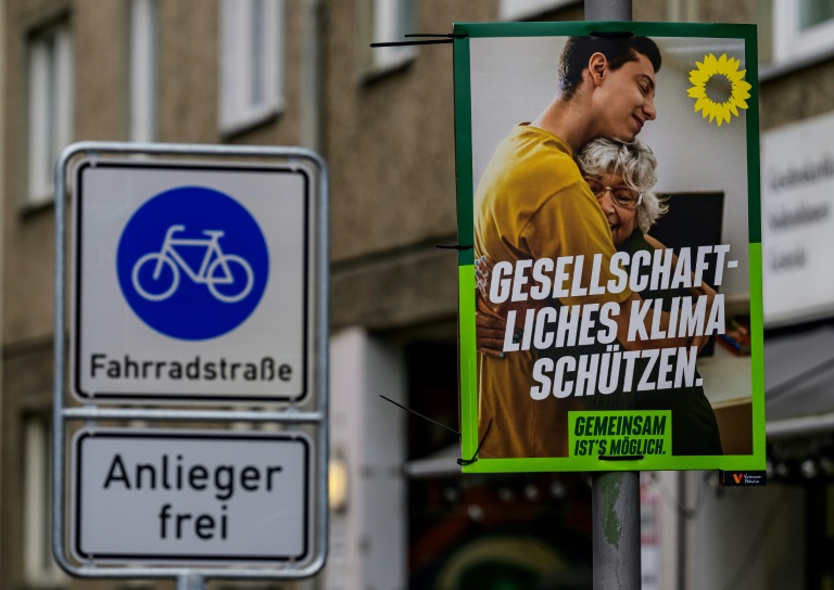 Grüne verlieren in ZDF-"Politbarometer" zwei Punkte - Union bei 31 Prozent