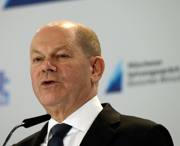 Wirtschaftsverbände legen Scholz Reformvorschläge vor - Kanzler fordert mehr Zuversicht