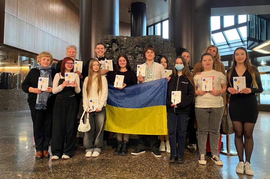 Essen: Ukrainische Jugendliche und Autor stellen Buch vor