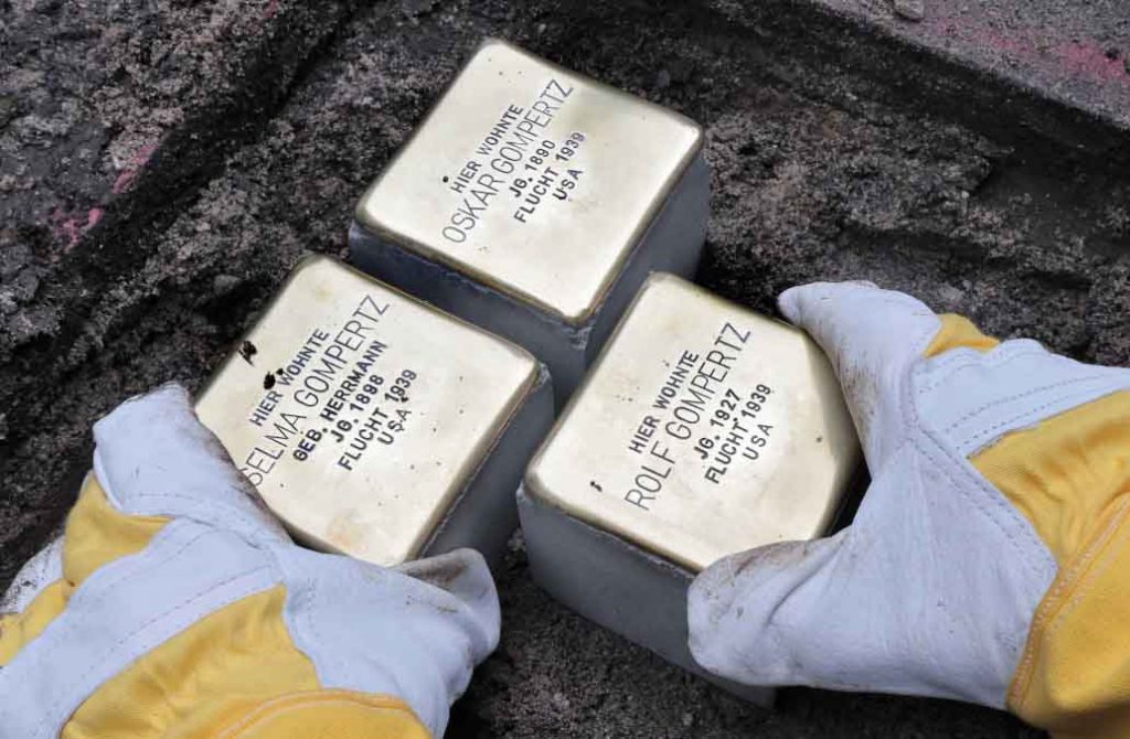 Stolpersteine für die Krefelder Familie Gompertz verlegt