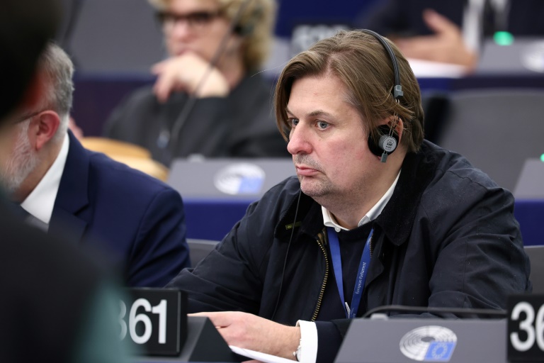 "Politbarometer": Mehrheit sieht Spionage-Gefahr - AfD in EU-Umfrage bei 15 Prozent