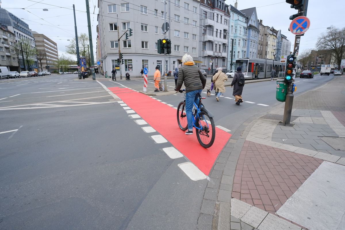 Rote Radwege für mehr Sicherheit in Düsseldorf