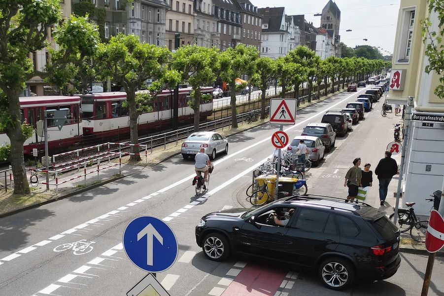 Dauerhafte Umsetzung der Testphase auf der Luegallee empfohlen