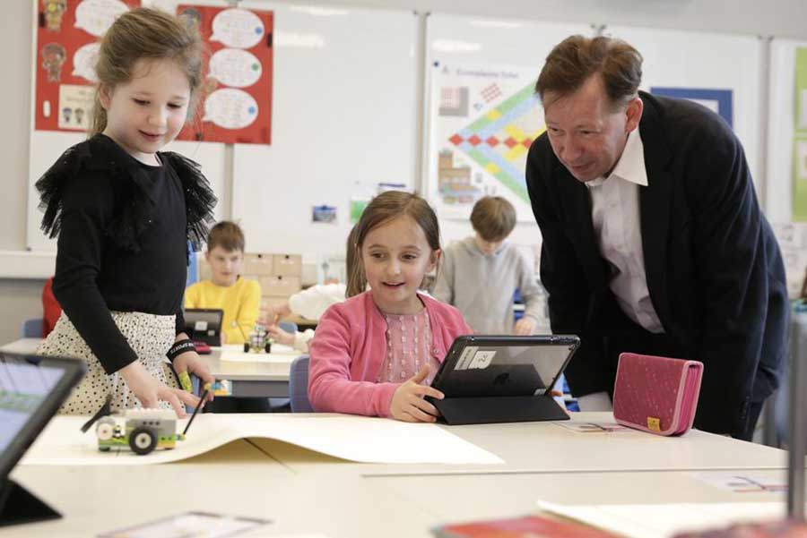 Digitalisierung an Düsseldorfer Schulen schreitet voran