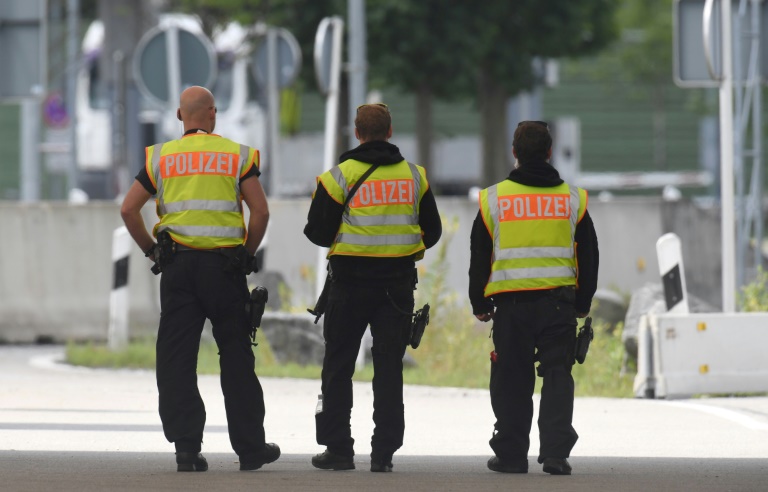 Elf Menschen in Wohnmobil nach Sachsen geschleust - zwei Festnahmen