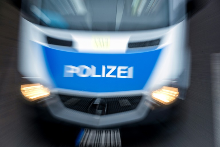 Autofahrer in Berlin flieht vor Verkehrskontrolle und verletzt Polizisten