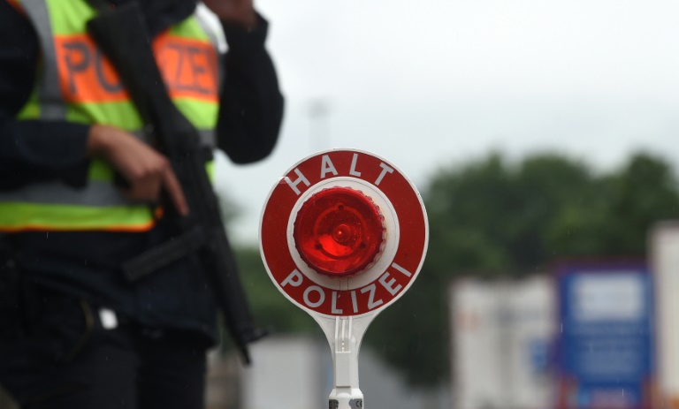 Bayerische Polizei fasst mutmaßliche Schockanrufer bei Verkehrskontrolle