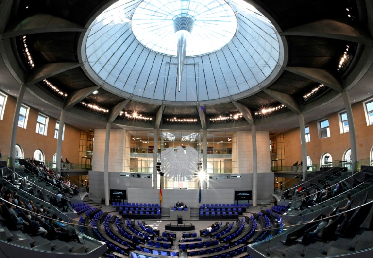 Heil und Paus stellen sich Regierungsbefragung im Bundestag