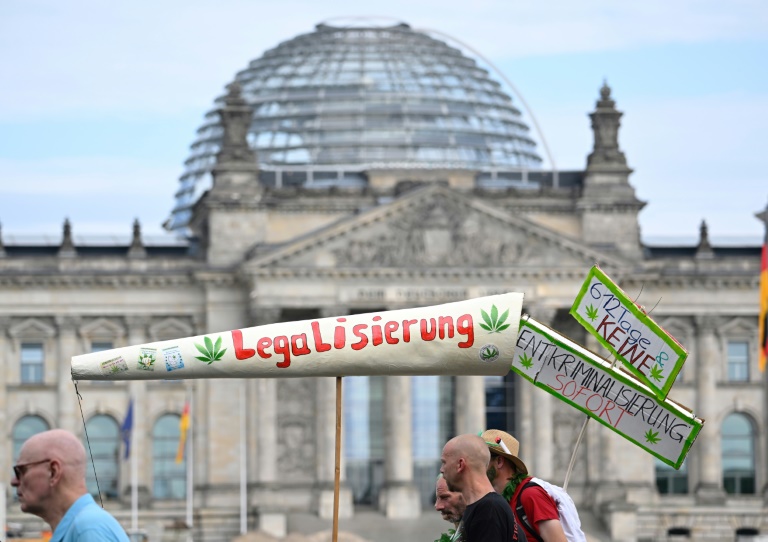 Keine Joints im Bundestag: Union fordert Cannabis-Verbot in Parlament