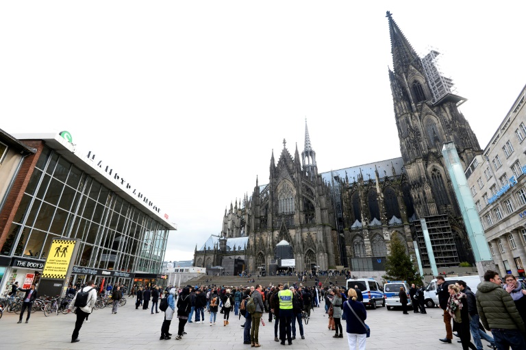 Karlsruhe: Polizeipräsidenten in Nordrhein-Westfalen keine politischen Beamten