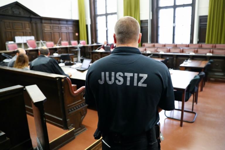 Zwei Mitbewohner in Flüchtlingsunterkunft getötet: Mann in Hamburg vor Gericht