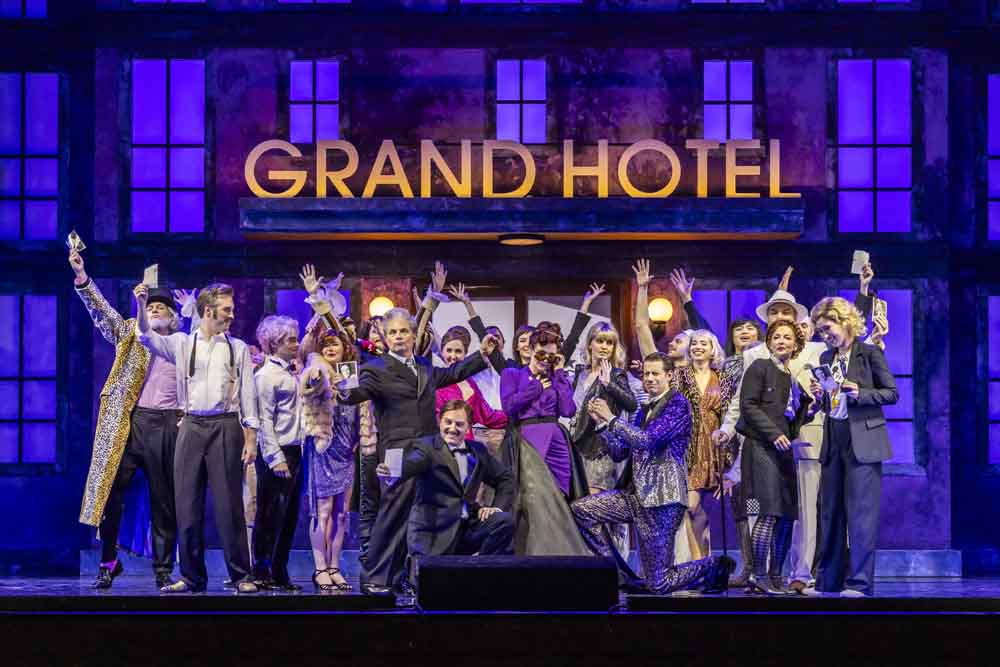 Theater Duisburg zeigt „Märchen im Grand-Hotel“