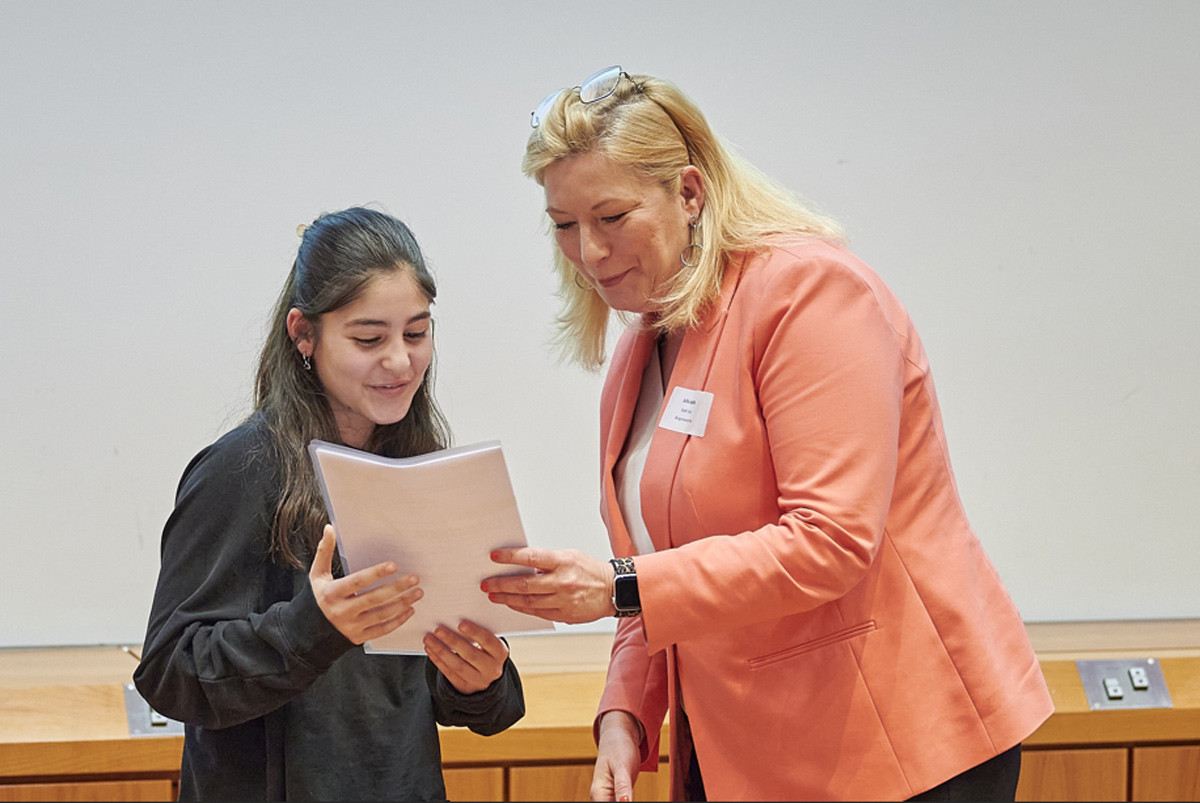 Junge Talente beim NRW-Wettbewerb „Schüler experimentieren“