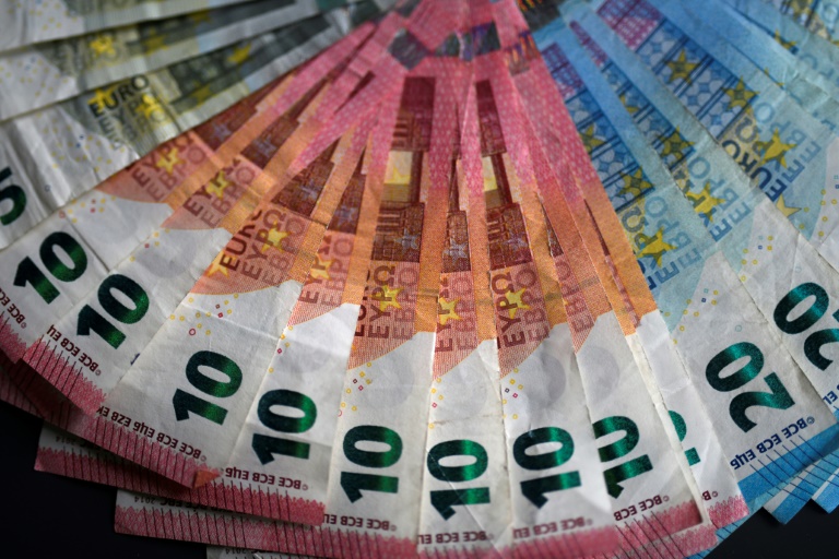 Schätzung: Privates Geldvermögen in Deutschland steigt 2024 weiter deutlich an