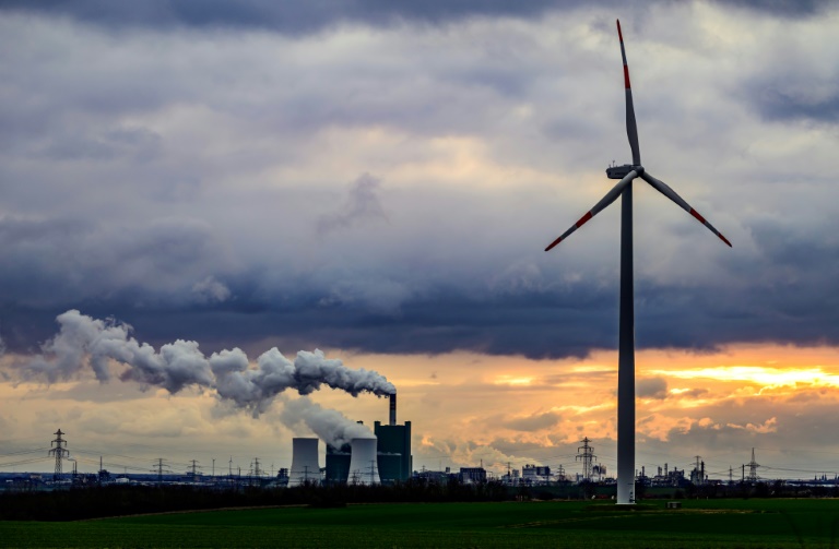 Bundesrat stimmt für schnellere Genehmigungen für Industrie- und Energieanlagen